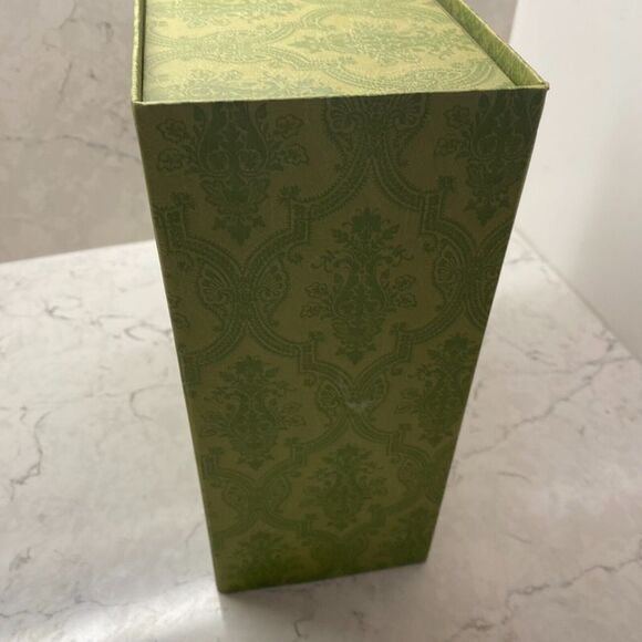Gucci Green Damask Embossed Cardboard Magnetic Empty Box L 10.2"x W 8.7"x H 4.7" - Picture 4 of 10
